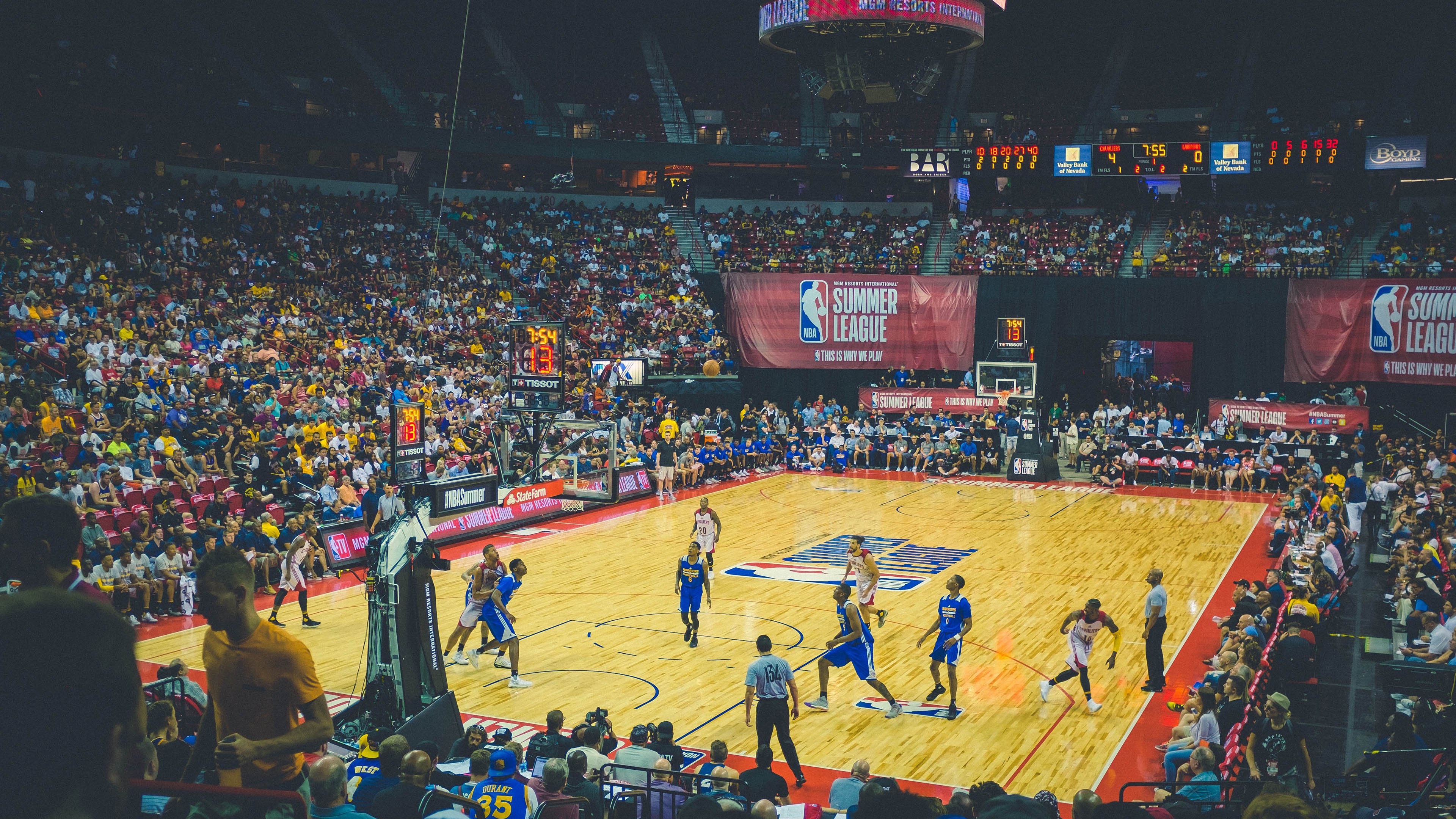 开云电竞平台-五大联赛替补登场时间分配如何保障体能与表现平衡，五大联赛还剩几轮